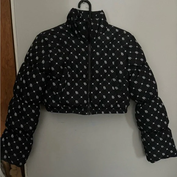 最新 !!★ BLVCK PARIS ★ Blvck Monogram Cropped Jacket Blvck Monogram Cropped Jacket